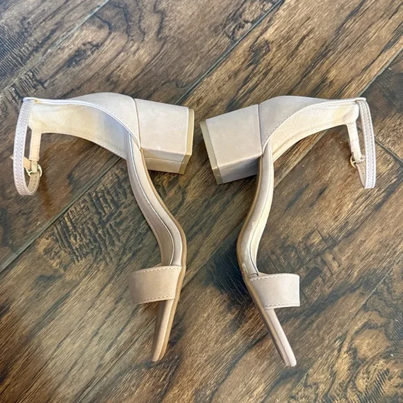 TOP Moda Women's Beige Ankle Strap Heels, size 6 - Picture 5 of 6